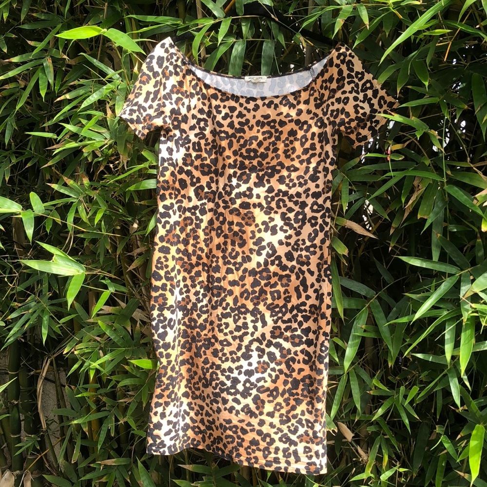 Fitted leopard dress